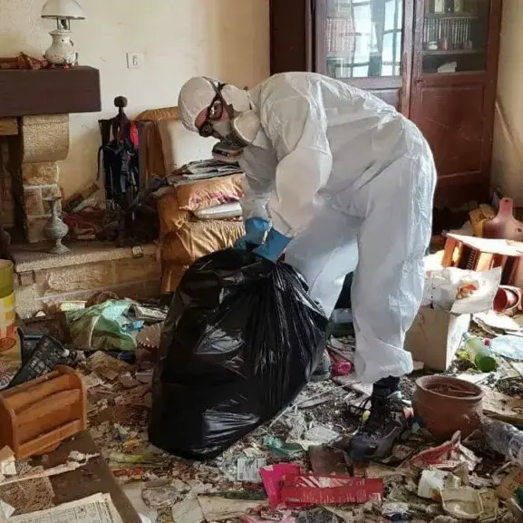 LIMPIEZA-SINDROME-DE-DIOGENES-1-1024x577 (1) copia (1)